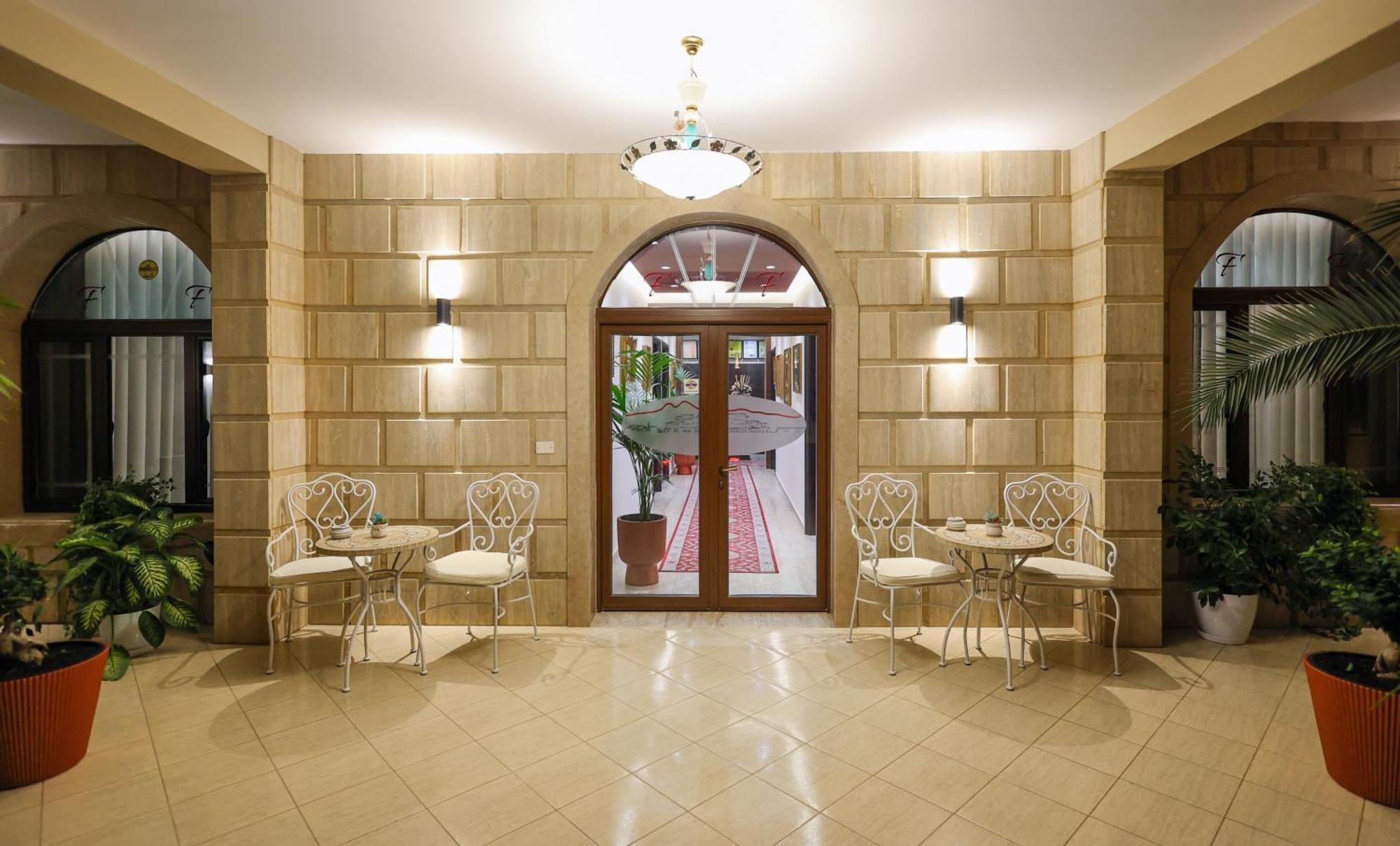 Hotel Mimani Berat Exterior foto